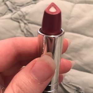 Clinique Raspberry Glacé Dramatically Different Lipstick 💄